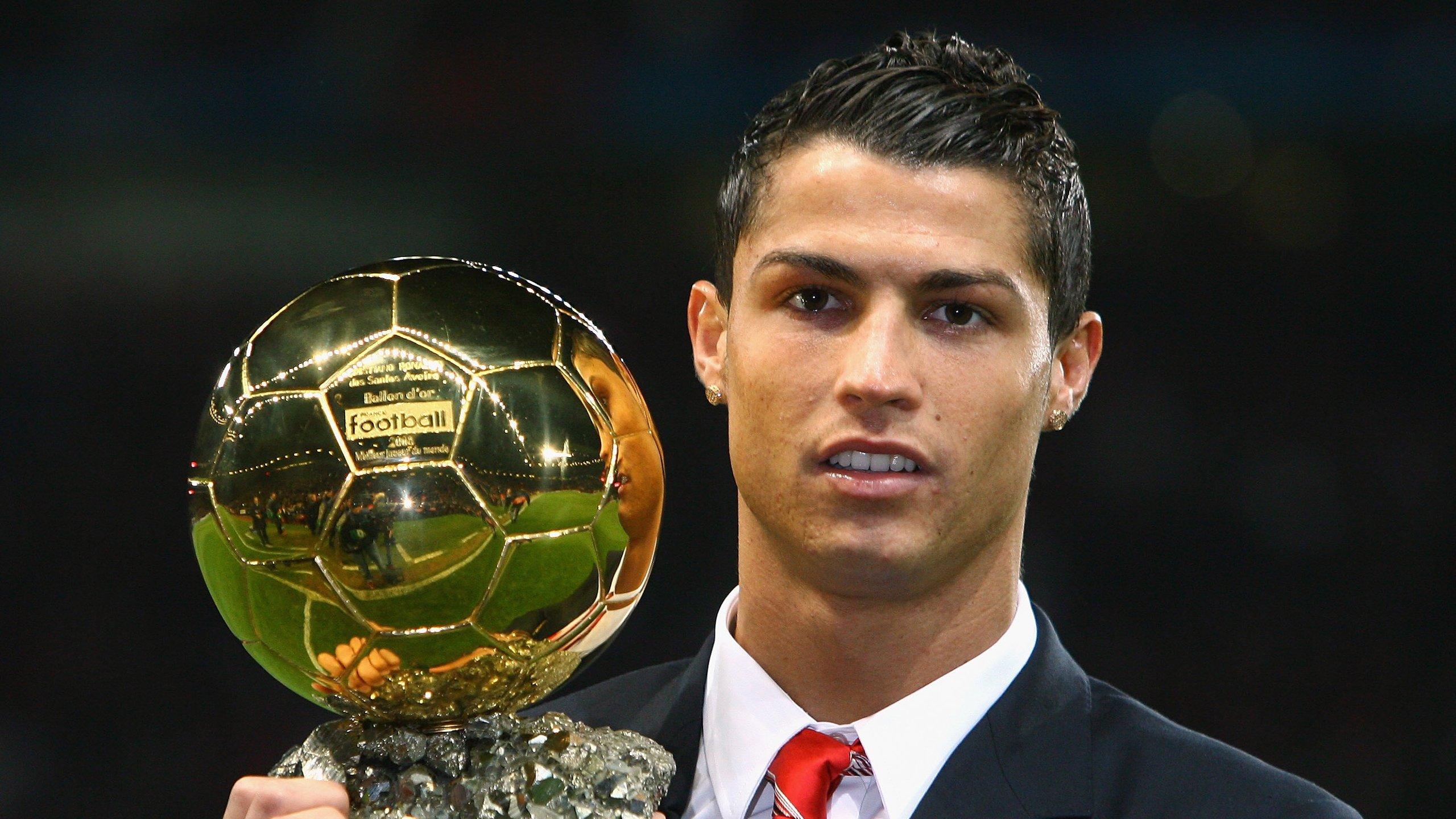 沙特豪门再掀英超挖角风暴 talkSPORT曝新月与库迪西亚竞逐利物浦巨星萨拉赫