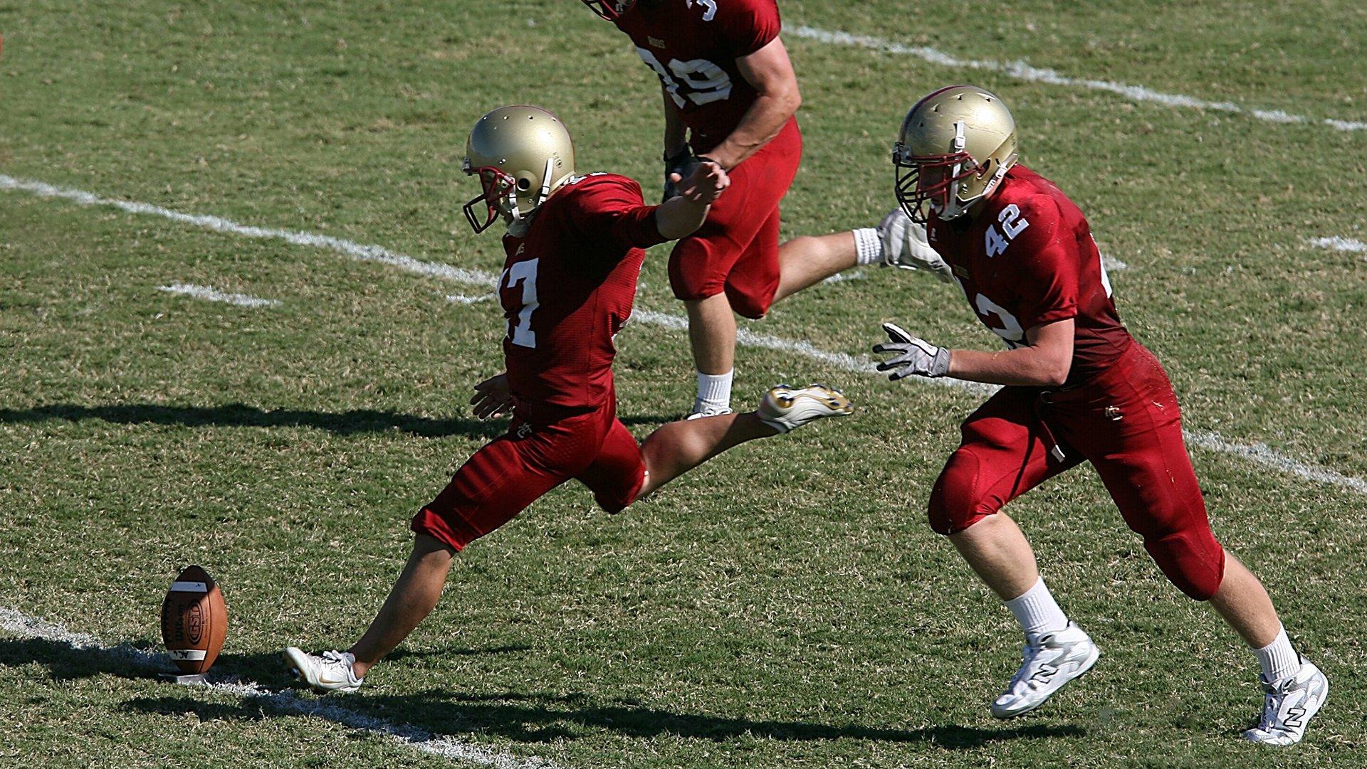 英超转播博彩广告泛滥引争议 狼城之战平均每分钟出现22次引球迷不满