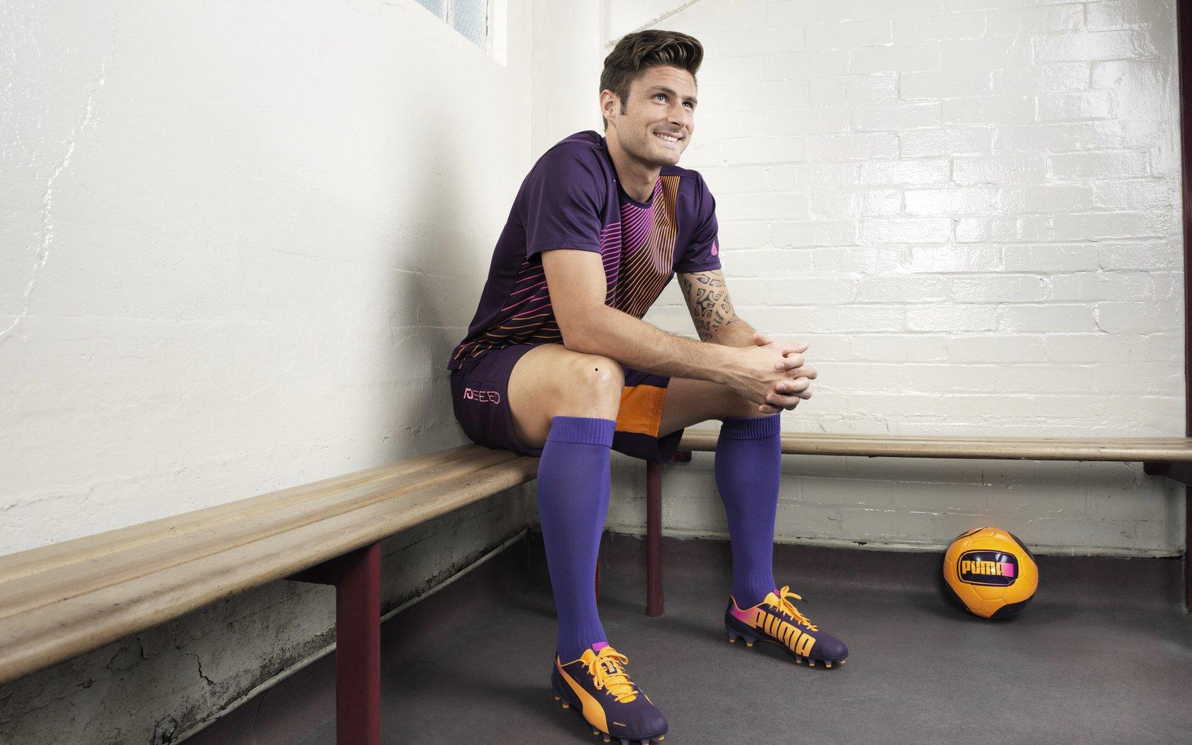 中超激战，艾克森世界波惊艳，费利佩读秒绝平，武汉三镇3-3成都蓉城